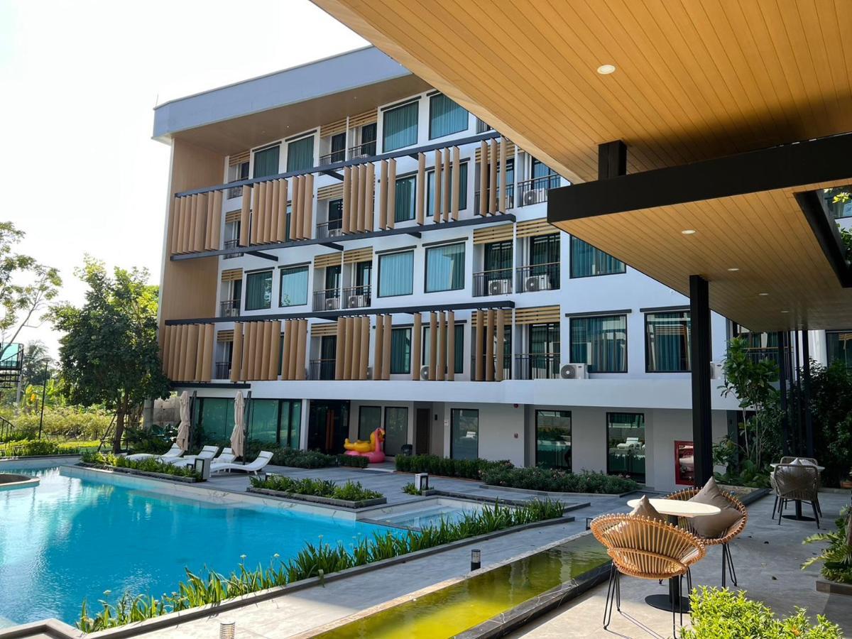 Crystal Srivaree Suvarnabhumi Hotel Ban Khlong Bang Krathiam Exteriör bild