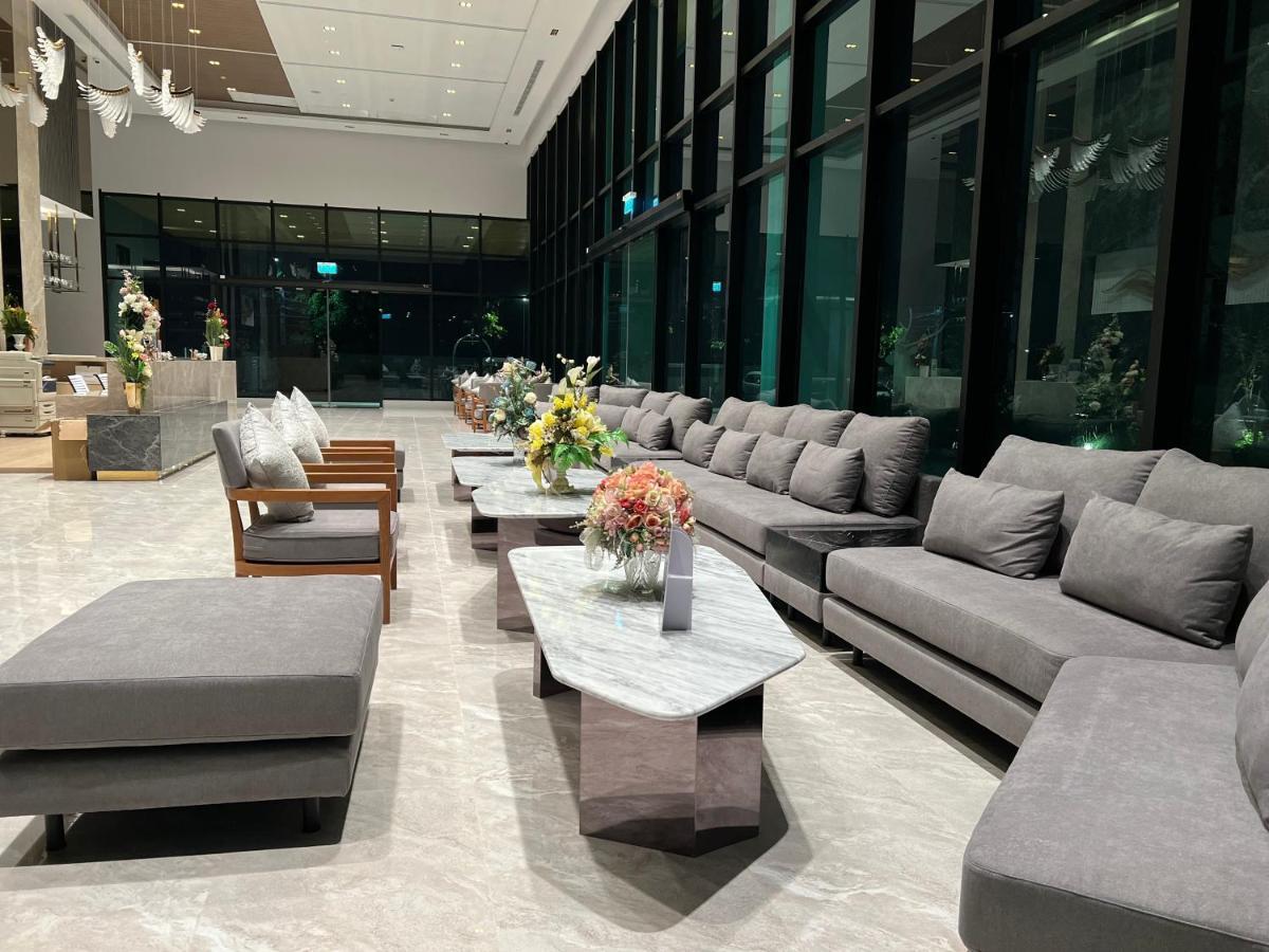 Crystal Srivaree Suvarnabhumi Hotel Ban Khlong Bang Krathiam Exteriör bild