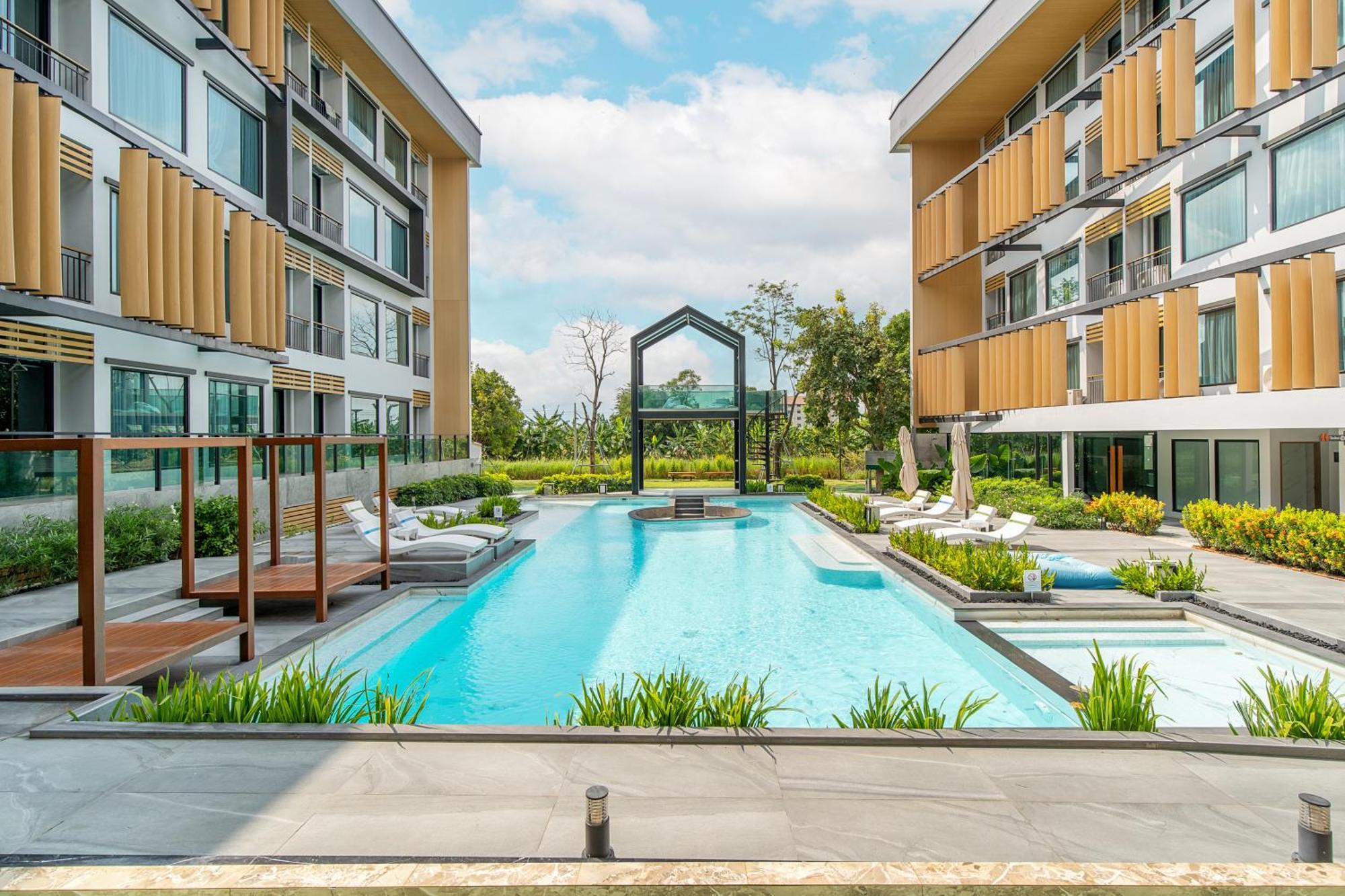 Crystal Srivaree Suvarnabhumi Hotel Ban Khlong Bang Krathiam Exteriör bild