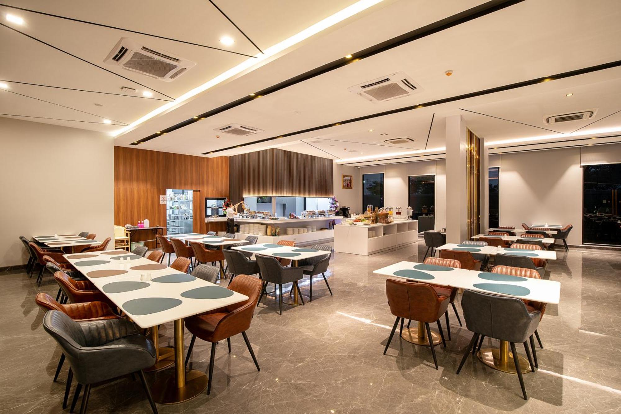 Crystal Srivaree Suvarnabhumi Hotel Ban Khlong Bang Krathiam Exteriör bild