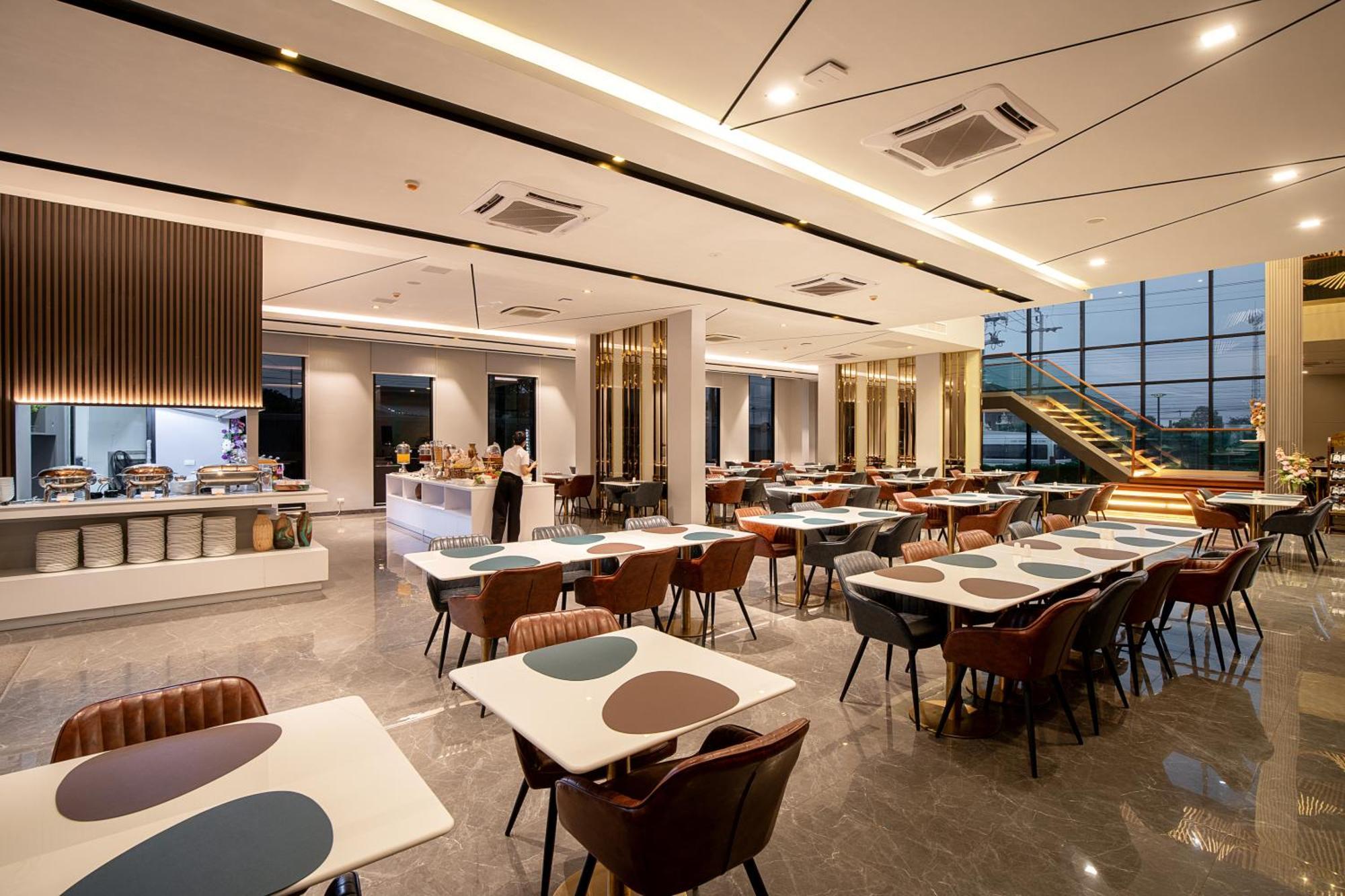 Crystal Srivaree Suvarnabhumi Hotel Ban Khlong Bang Krathiam Exteriör bild
