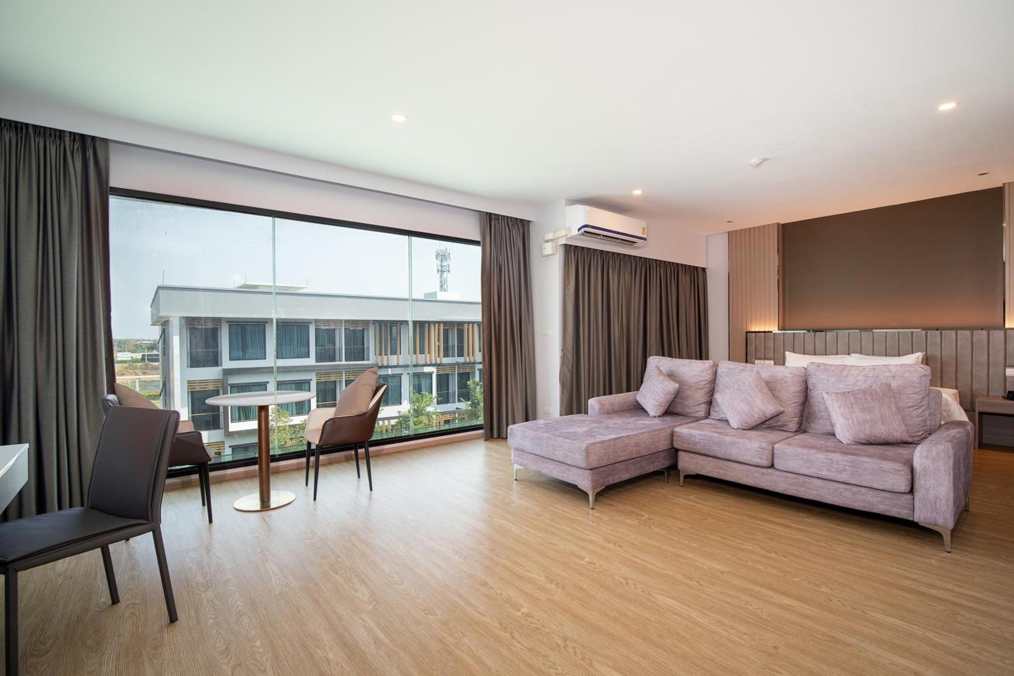 Crystal Srivaree Suvarnabhumi Hotel Ban Khlong Bang Krathiam Rum bild