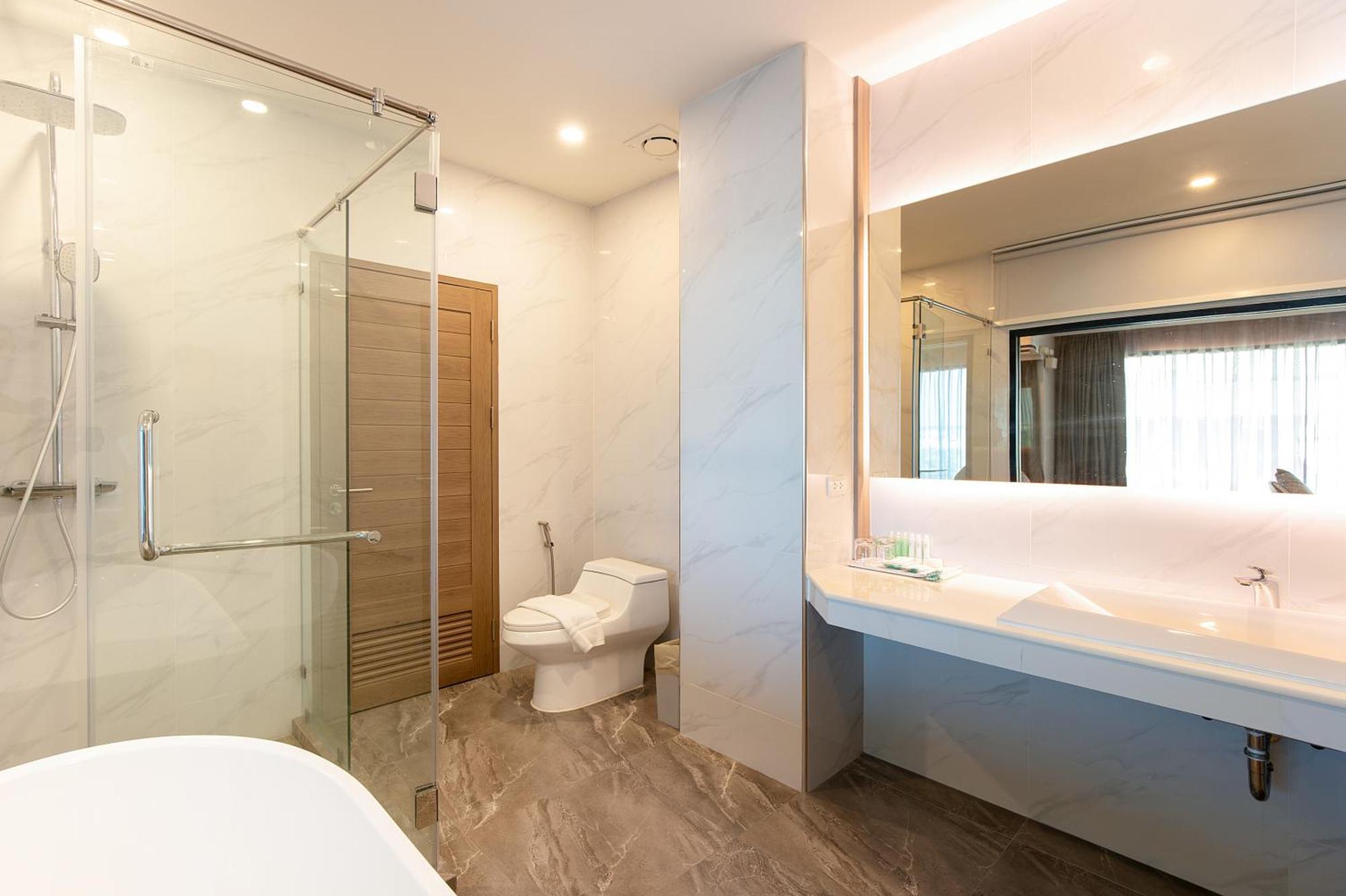 Crystal Srivaree Suvarnabhumi Hotel Ban Khlong Bang Krathiam Rum bild